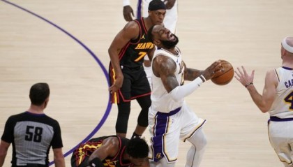 开云-伤病浪潮席卷NBA 常规赛个人奖项因此悬念重生