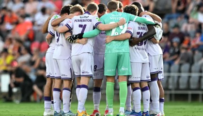 开云官网-珀斯光荣主帅格里菲斯：球队必须无所畏惧，场上踢得更自由