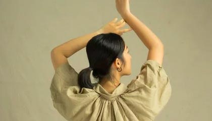 开云-解说诗诗发布舞蹈视频：我来营业，哪个宝宝还没有看挑杯主播赛？